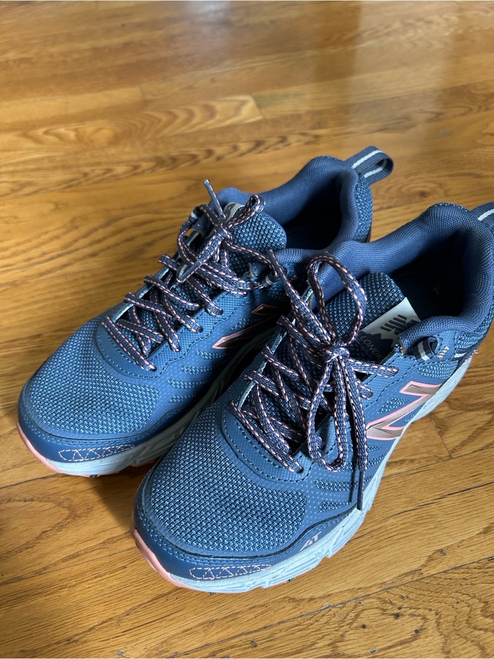 New Balance Women's All terrain trail blue Sneakers - Picture 2 of 8